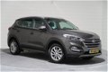 Hyundai Tucson - 1.6 GDi Go 1e Eig. Dealer oh, Meest denkbare opties ... Nieuwstaat .. Keuring toege - 1 - Thumbnail