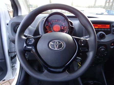 Toyota Aygo - 1.0 VVT-i x-fun / Aircondtioning / Radio / USB / Snelheidsbegrenser / Led Dagrijverlic - 1
