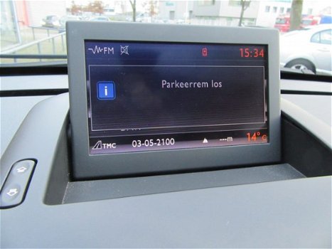 Peugeot 3008 - 1.6 VTi Style TREKHAAK - NAVIGATIE - PANODAK - ECC - 1