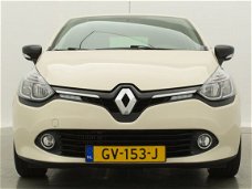 Renault Clio - TCe 90 Expression // Navi / Airco / Bluetooth