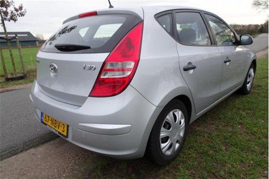 Hyundai i30 - 1.4i Active zeer nette en betrouwbare wagen Trekhaak - 1