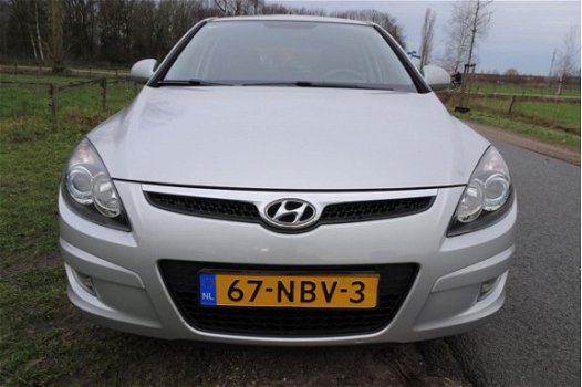 Hyundai i30 - 1.4i Active zeer nette en betrouwbare wagen Trekhaak - 1