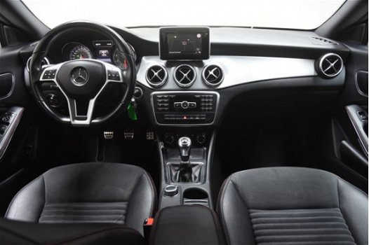 Mercedes-Benz CLA-Klasse - (J) 180 AMG-Styling [ Xenon Navi Alcantara/Leder ] - 1