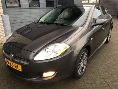 Fiat Bravo - 1.4 Edizione Prima (nieuw door ons geleverd) (cruise.ctrl - clim.ctrl - 17'' LMV - NAVI - 1