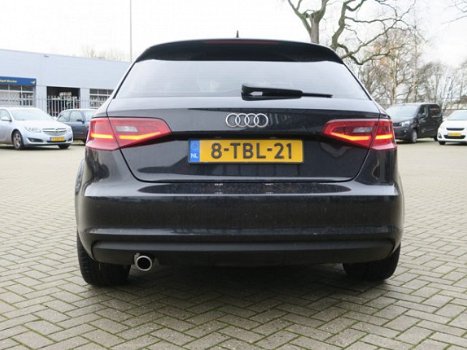 Audi A3 Sportback - 1.6 TDI ultra Edition Navi / adaptive cruise control - 1