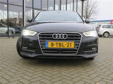 Audi A3 Sportback - 1.6 TDI ultra Edition Navi / adaptive cruise control - 1