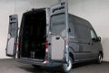 Volkswagen Crafter - 35 2.0 TDI L3 H3 Automaat Airco Navigatie (Nieuw) - 1 - Thumbnail