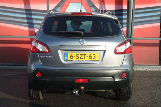 Nissan Qashqai - 1.6 360 NAVIGATIE / ACHTERUITRIJCAMERA / PANORAMADAK TREKHAAK - 1