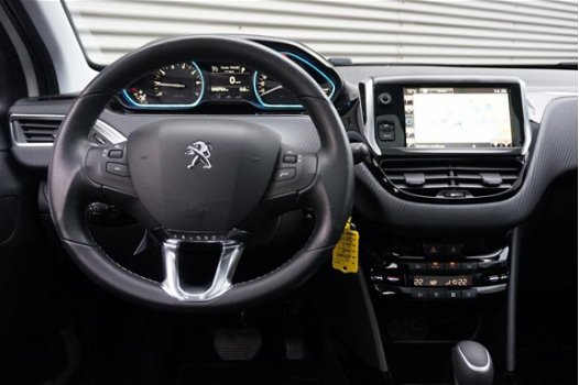 Peugeot 2008 - 1.2 PureTech 110pk S&S Automaat Allure CLIMATE CONTROL/NAVIGATIE - 1