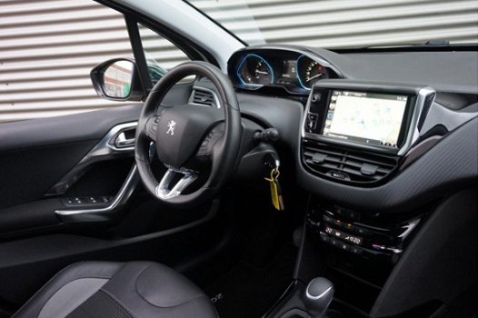 Peugeot 2008 - 1.2 PureTech 110pk S&S Automaat Allure CLIMATE CONTROL/NAVIGATIE - 1