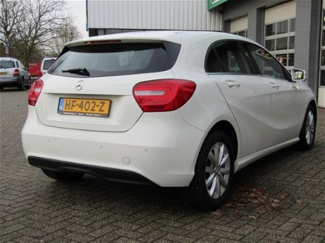 Mercedes-Benz A-klasse - 180 STYLE, ZIRRUSWEIS, NAVIGATIE, 60626 KM NIEUWSTAAT DECEMBER AANBIEDING - 1