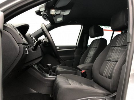 Volkswagen Tiguan - 1.4 TSI Lounge - Rijklaar prijs - Camera - St. verwarming - Navigatie - 1