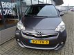 Toyota Verso S - 1.3 VVT-i Dynamic *NAVIGATIE*CAMERA ACHTER*CLIMATE CONTROL* DEALER ONDERHOUDEN* 1e - 1 - Thumbnail