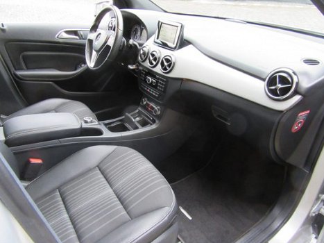Mercedes-Benz B-klasse - 180 Ambition Navigatie Airco Opendak Park.sensoren Lichtm.velgen - 1