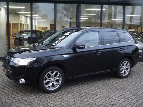 Mitsubishi Outlander - 2.0 PHEV 4WD Instyle *Marge*Xenon*Leder*Navi*Schuifdak - 1