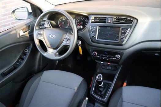 Hyundai i20 - 1.0 T-GDi Comfort | Navigatie | Climate control | Cruise control | Apple CarPlay | Ach - 1