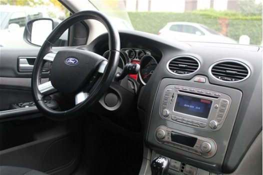 Ford Focus - 1.8 125 PK Limited | lage kilometerstand | Voorruitverwarming | Trekhaak | Keyless star - 1