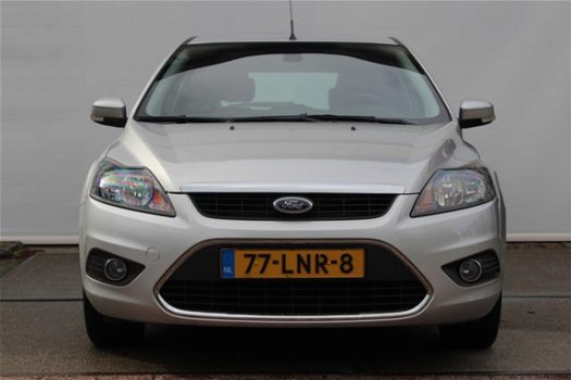 Ford Focus - 1.8 125 PK Limited | lage kilometerstand | Voorruitverwarming | Trekhaak | Keyless star - 1