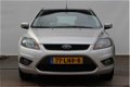 Ford Focus - 1.8 125 PK Limited | lage kilometerstand | Voorruitverwarming | Trekhaak | Keyless star - 1 - Thumbnail