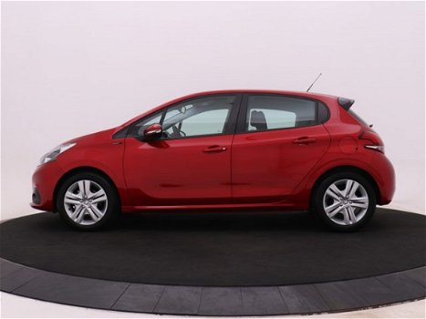 Peugeot 208 - 1.2 PureTech Signature 110 PK | navigatie | Lichtmetalen velgen | | NEFKENS DEAL | - 1