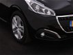 Peugeot 208 - 1.2 5drs PureTech Signature *AIRCO*NAVIGATIE*PRIVACY GLASS* | NEFKENS DEAL | - 1 - Thumbnail