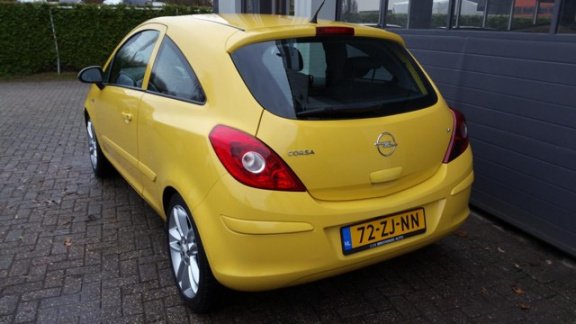 Opel Corsa - 1.4-16V Enjoy *CLIMA*NAVI*DVD*17 INCH - 1