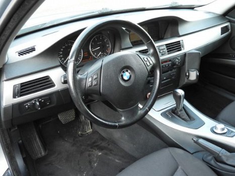 BMW 3-serie - 318i Aut. Dynamic Executive NAVI/CLIMA/CRUISE/PDC/LMV - 1