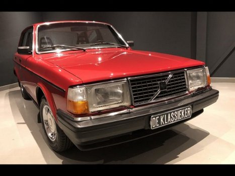 Volvo 240 - DL - 1