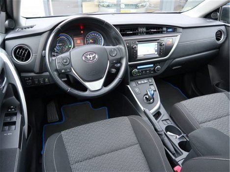 Toyota Auris Touring Sports - 1.8 Hybrid Dynamic | pano'dak | navi | trekhaak | led | - 1