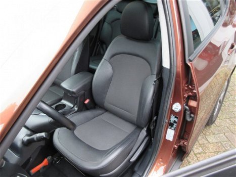 Hyundai ix35 - 1.6i GDI Business Edition Navigatie/ Panoramadak/ Stoelverwarming/ Parkeersensoren - 1
