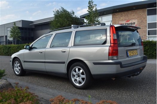 Volvo V70 - 2.4 Comfort Line - 1