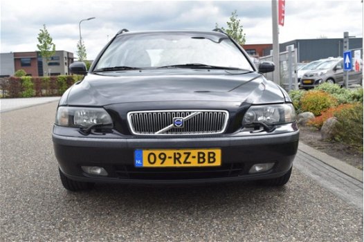 Volvo V70 - 2.4 D5 Comfort Line - 1