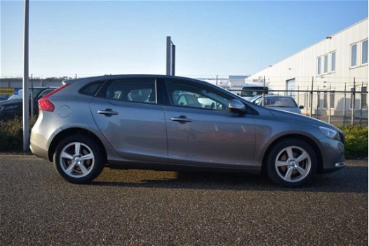 Volvo V40 - 2.0 D2 Kinetic Inclusief BTW - 1