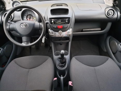 Toyota Aygo - 1.0-12V Comfort BJ.2010 / Zwart / Airco / 5drs / Lichtmetalen Velgen - 1