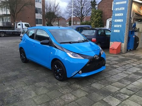 Toyota Aygo - 1.0 VVT-i x-play - 1