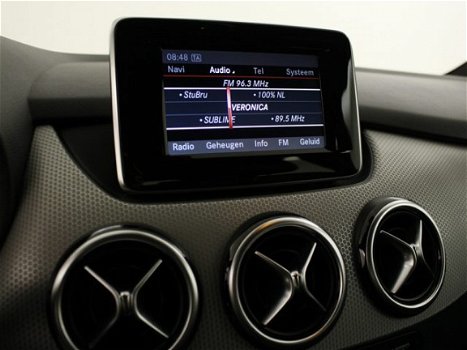 Mercedes-Benz B-klasse - 180 Sport Automaat Navigatie | Sport Pakket | Bi-xenonkoplampen | Cruise Co - 1