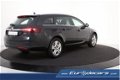 Opel Insignia Sports Tourer - 1.6 CDTi Automaat *Navigatie*Park Assist*Climate Control - 1 - Thumbnail