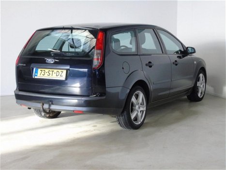 Ford Focus Wagon - 1.6-16V Champion - 1