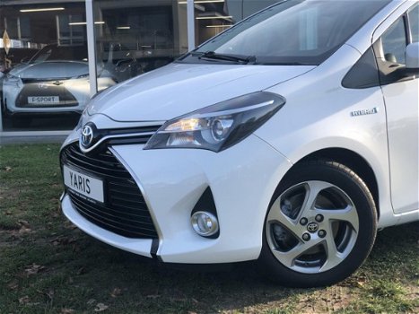 Toyota Yaris - 1.5 Full Hybrid 100pk Dynamic | Spoiler, 15inch, Keyless, Stoelverwarming, Zeer compl - 1