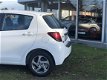 Toyota Yaris - 1.5 Full Hybrid 100pk Dynamic | Spoiler, 15inch, Keyless, Stoelverwarming, Zeer compl - 1 - Thumbnail