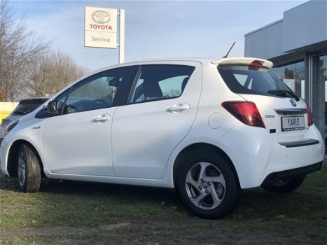 Toyota Yaris - 1.5 Full Hybrid 100pk Dynamic | Spoiler, 15inch, Keyless, Stoelverwarming, Zeer compl - 1