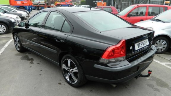 Volvo S60 - 2.4 140PK - 1