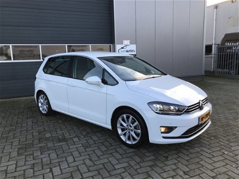 Volkswagen Golf Sportsvan - 1.4 TSI Highline 125 PK Xenon / PDC / Camera / Trekhaak / Navigatie Cru - 1