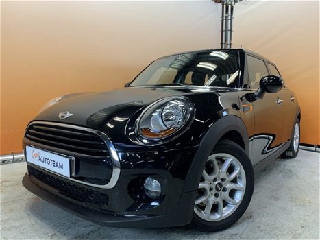 Mini Mini Cooper - 1.5 Pepper Automaat Lage KM-stand Stoelverwarming 5-deurs - 1