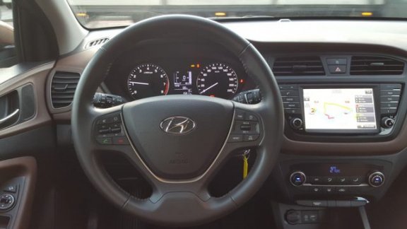 Hyundai i20 - 1.0 T-GDI Comfort met o.a. fabrieksnavigatie - 1