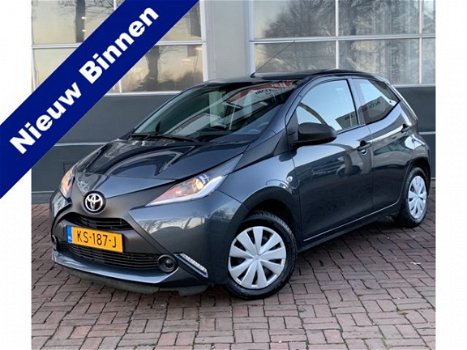 Toyota Aygo - 1.0 VVT-i x-now 5-Deurs Airco (bj 2016) - 1