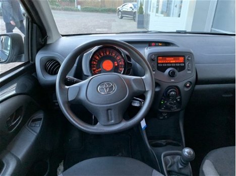 Toyota Aygo - 1.0 VVT-i x-now 5-Deurs Airco (bj 2016) - 1