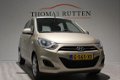 Hyundai i10 - 2011/ Automaat/ CV/ Elek ramen/ Dealeronderhouden/ Usb aansluiting/ Radio cd/ Boekjes - 1 - Thumbnail