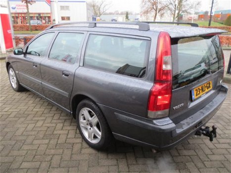 Volvo V70 - 2.4 D5 Geartronic Comfort Line - 1