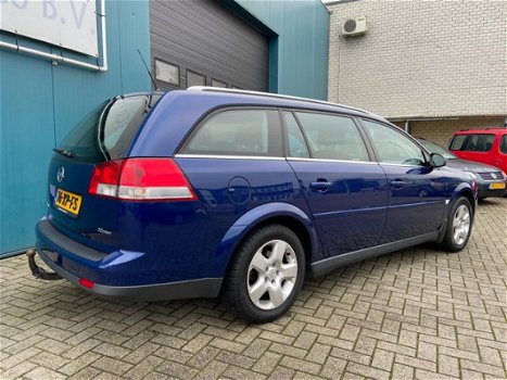 Opel Vectra Wagon - 2.2-16V Business Clima Navi Cruise Facelift mod Trekhaak NL Auto NAP Apk 02-2021 - 1